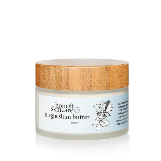 Magnesium butter for sleep in a glass jar with bamboo lid for relaxation and muscle recovery.