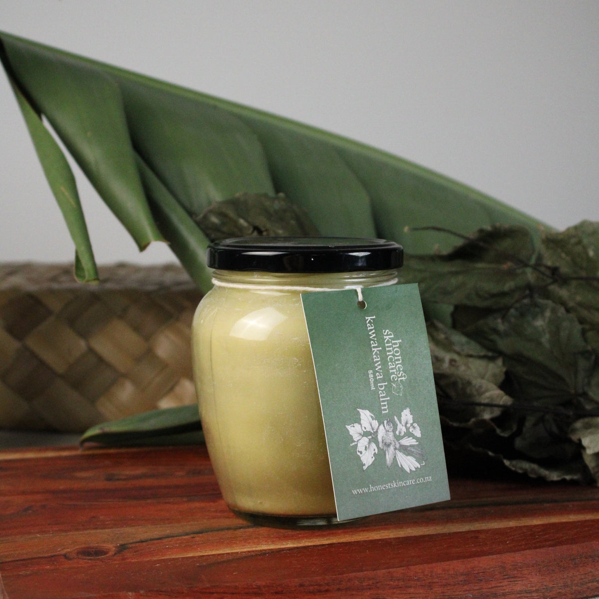 large 580ml jar of honest skincare kawakawa balm